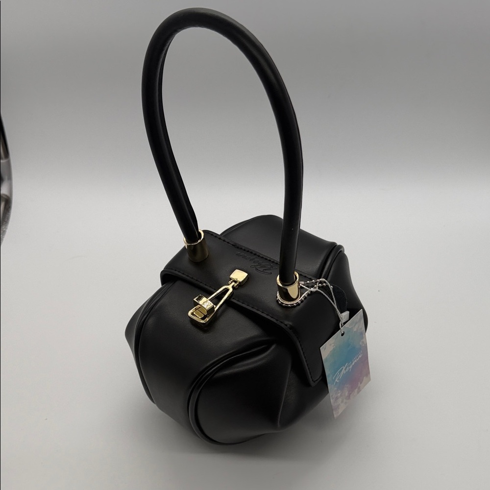 Rheyaa Los Angeles Chic NWT Black Not Your average Estella Bag Gold Accents 12x7